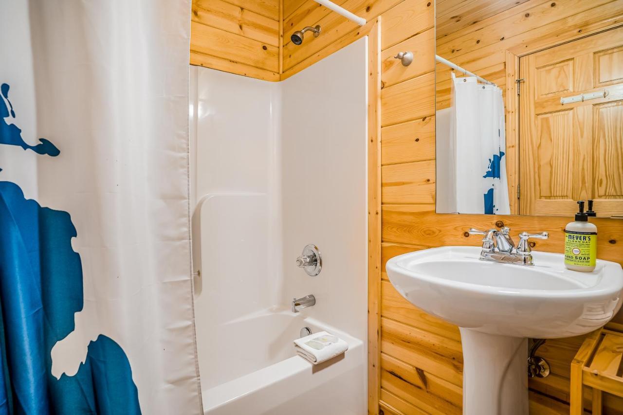 Kingfisher Cove Cabin 19 Saugatuck Exteriér fotografie